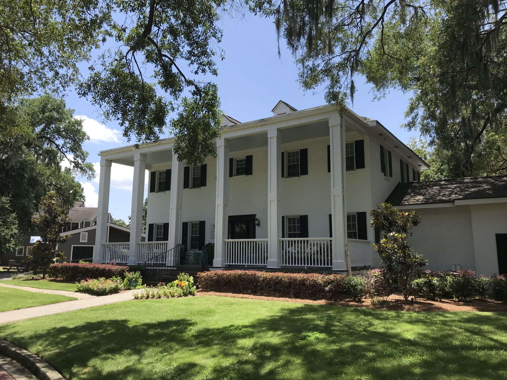 Plantation Oaks Apartments West Ashley (copy)